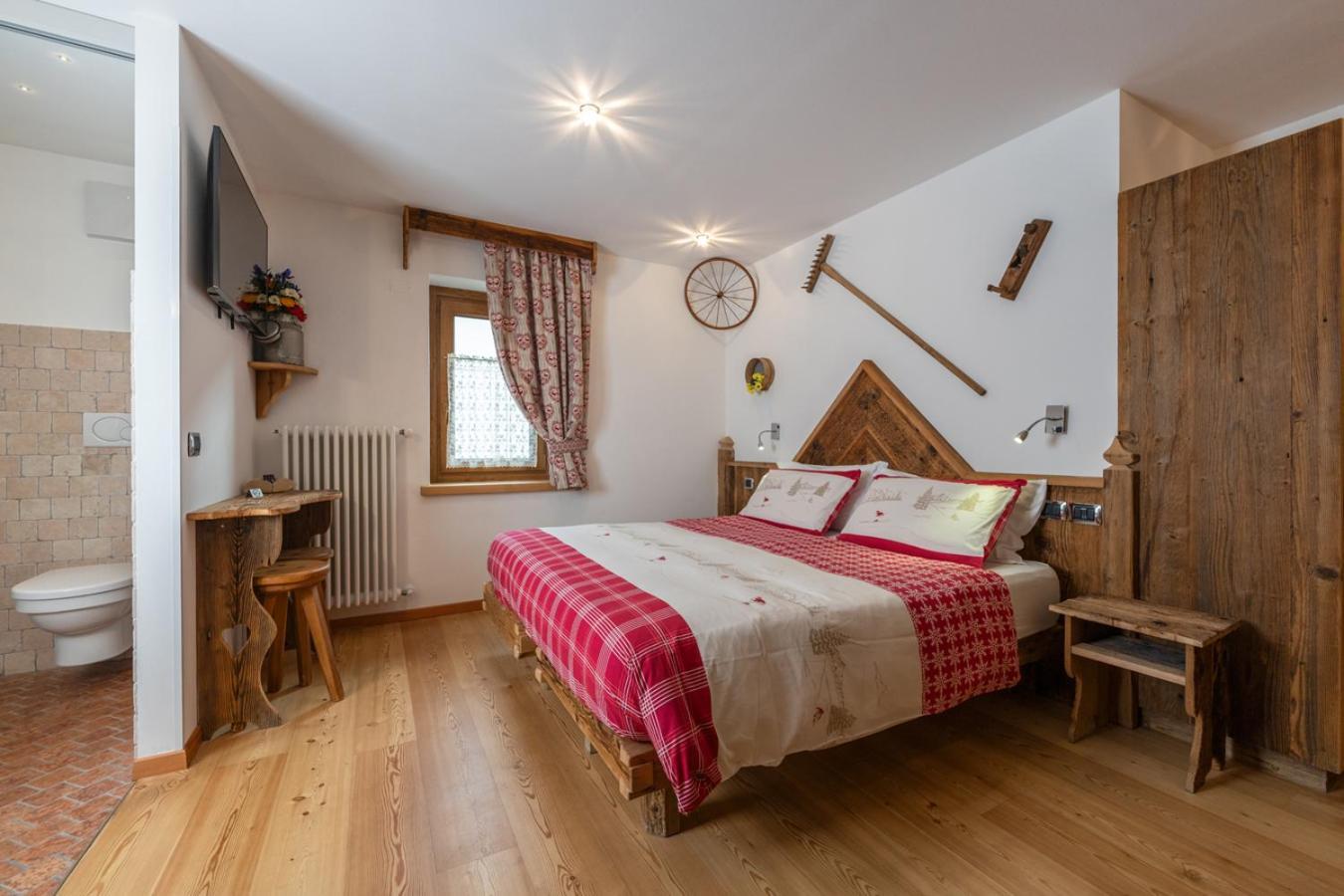 Garni Ladin Hotell Vigo di Fassa Eksteriør bilde